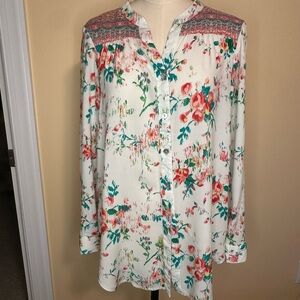 Fig and Flower Multicolor Floral Blouse